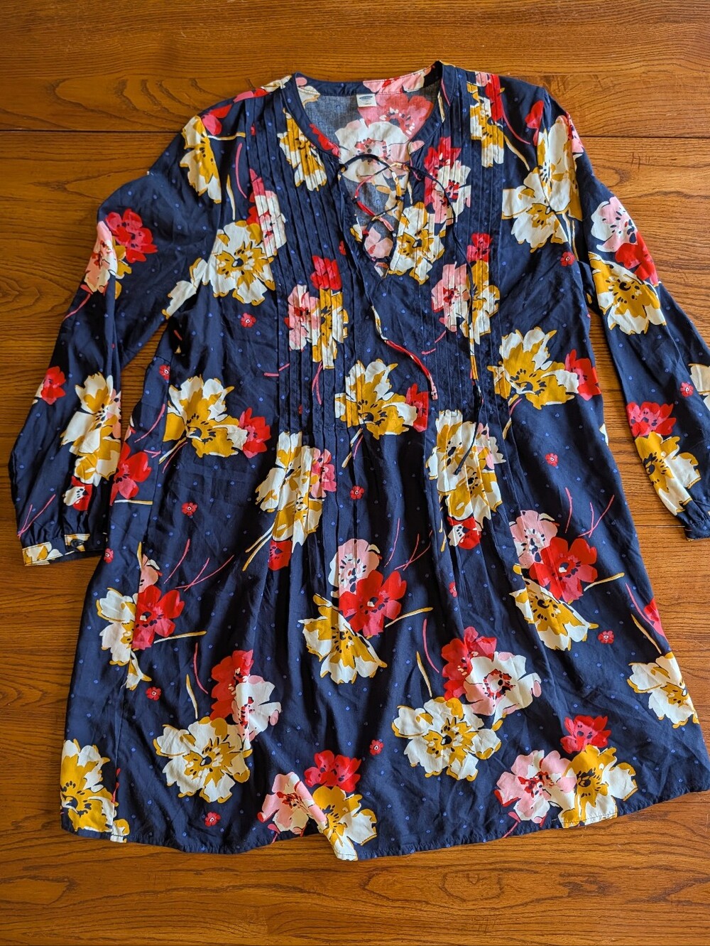 Old Navy Floral Print Boho Dress – Tie Neck Pintuck Detail – Women's Medium